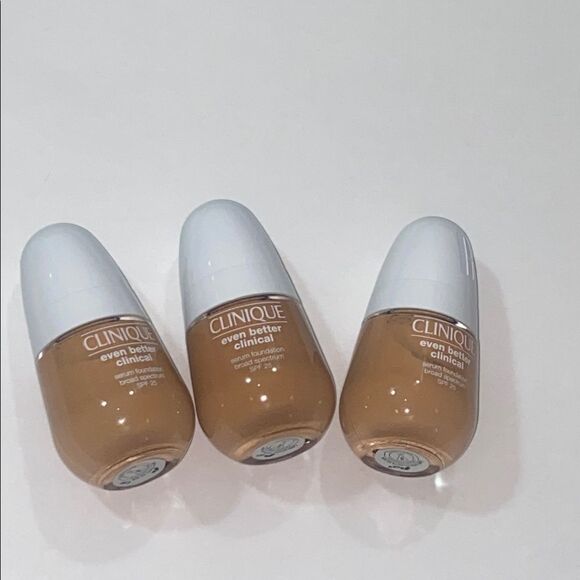 Clinique Even Better Clinical Serum Foundation Broad Spectrum SPF 25 - Picture 1 of 16